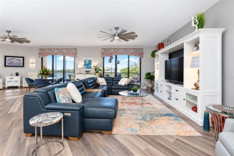 Condo in Punta Gorda, Florida, 3 bedrooms  № 2368704 - photo 8