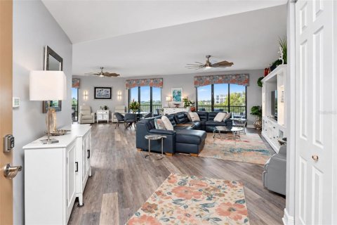 Condo in Punta Gorda, Florida, 3 bedrooms  № 2368704 - photo 6