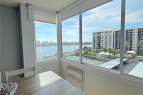 Condominio en alquiler en Clearwater, Florida, 2 dormitorios, 125.42 m2 № 1877065 - foto 4