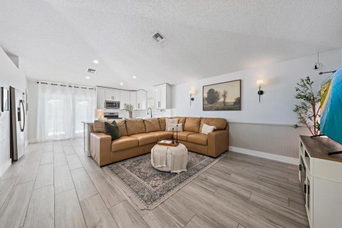 Casa en venta en Haverhill, Florida, 3 dormitorios, 132.11 m2 № 2300779 - foto 10