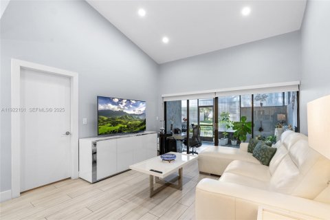 Casa en venta en Pembroke Pines, Florida, 3 dormitorios, 123.65 m2 № 1982824 - foto 13