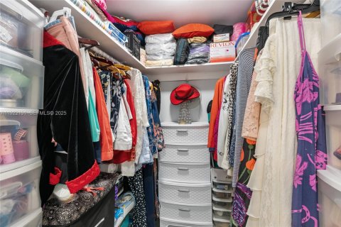 Casa en venta en Pembroke Pines, Florida, 3 dormitorios, 123.65 m2 № 1982824 - foto 27