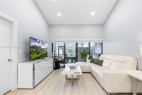 Casa en venta en Pembroke Pines, Florida, 3 dormitorios, 123.65 m2 № 1982824 - foto 12