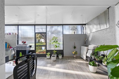 Casa en venta en Pembroke Pines, Florida, 3 dormitorios, 123.65 m2 № 1982824 - foto 26