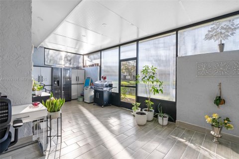 Casa en venta en Pembroke Pines, Florida, 3 dormitorios, 123.65 m2 № 1982824 - foto 25