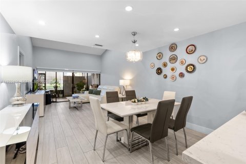 Casa en venta en Pembroke Pines, Florida, 3 dormitorios, 123.65 m2 № 1982824 - foto 6