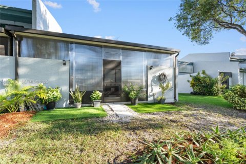 Casa en venta en Pembroke Pines, Florida, 3 dormitorios, 123.65 m2 № 1982824 - foto 29