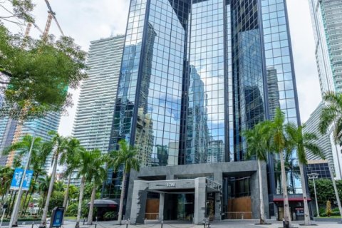 Купить коммерческую недвижимость в Майами, Флорида № 1988098 - фото 2