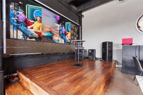 Купить коммерческую недвижимость в Майами, Флорида № 2035252 - фото 8