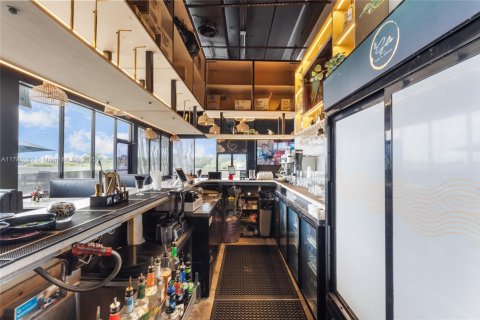 Купить коммерческую недвижимость в Майами, Флорида № 2035252 - фото 16