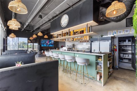 Купить коммерческую недвижимость в Майами, Флорида № 2035252 - фото 11