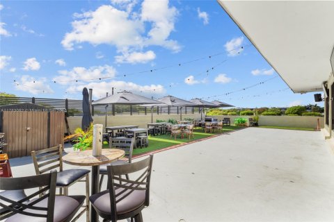 Купить коммерческую недвижимость в Майами, Флорида № 2035252 - фото 13