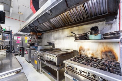 Купить коммерческую недвижимость в Майами, Флорида № 2035252 - фото 3