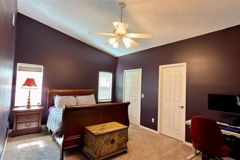 House in Brandon, Florida 3 bedrooms, 164.9 sq.m. № 2225990 - photo 12