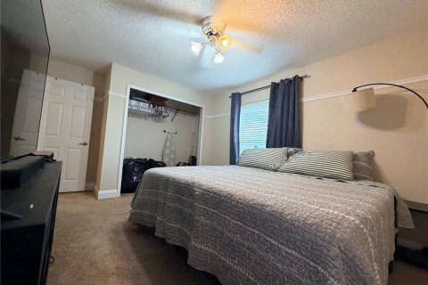 House in Brandon, Florida 3 bedrooms, 164.9 sq.m. № 2225990 - photo 17