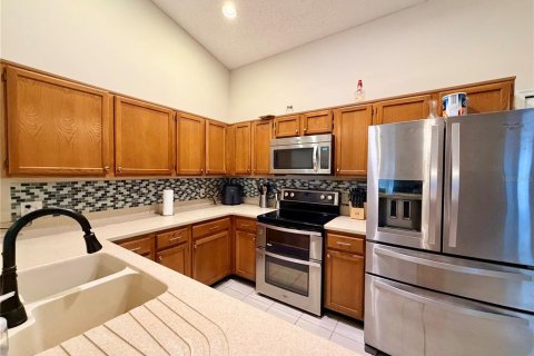 House in Brandon, Florida 3 bedrooms, 164.9 sq.m. № 2225990 - photo 6