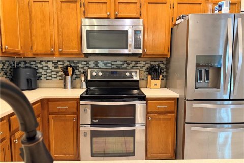 House in Brandon, Florida 3 bedrooms, 164.9 sq.m. № 2225990 - photo 7