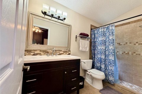 House in Brandon, Florida 3 bedrooms, 164.9 sq.m. № 2225990 - photo 15