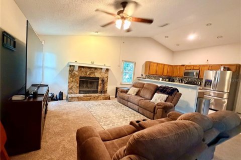 House in Brandon, Florida 3 bedrooms, 164.9 sq.m. № 2225990 - photo 5