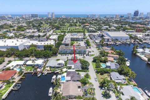Commercial property in Pompano Beach, Florida 255.85 sq.m. № 2088339 - photo 13