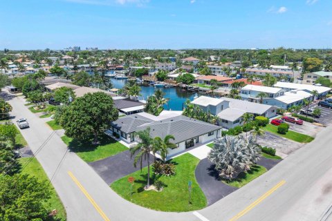 Commercial property in Pompano Beach, Florida 255.85 sq.m. № 2088339 - photo 2