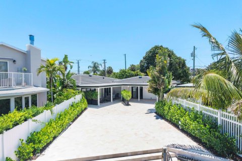 Commercial property in Pompano Beach, Florida 255.85 sq.m. № 2088339 - photo 18