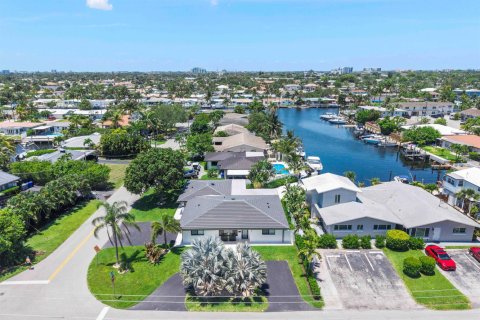 Commercial property in Pompano Beach, Florida 255.85 sq.m. № 2088339 - photo 3