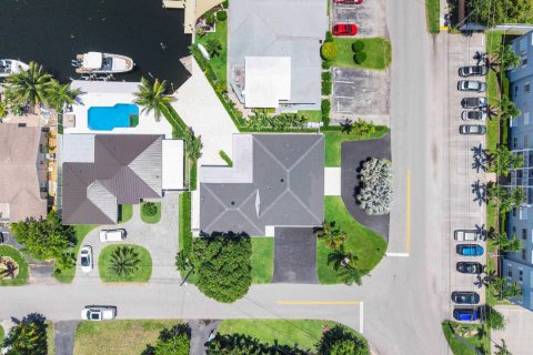 Commercial property in Pompano Beach, Florida 255.85 sq.m. № 2088339 - photo 11