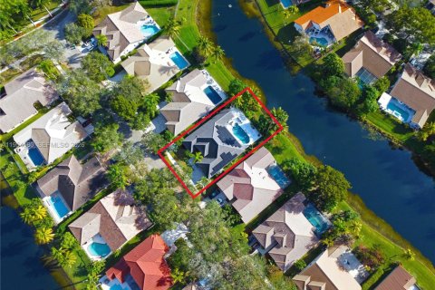 Villa ou maison à vendre à Weston, Floride: 3 chambres, 205.78 m2 № 2008380 - photo 3