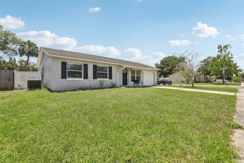 Villa ou maison à vendre à Orlando, Floride: 3 chambres, 113.15 m2 № 1743468 - photo 2