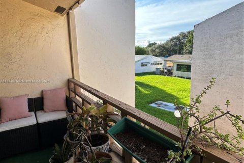 Copropriété à vendre à Hollywood, Floride: 2 chambres, 120.77 m2 № 1896028 - photo 24