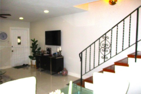 Copropriété à vendre à Hollywood, Floride: 2 chambres, 120.77 m2 № 1896028 - photo 7