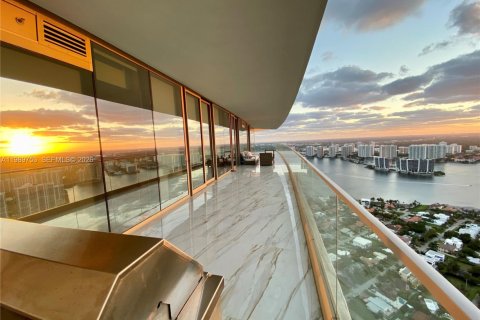 Condo à Sunny Isles Beach, Floride, 2 chambres  № 2051723