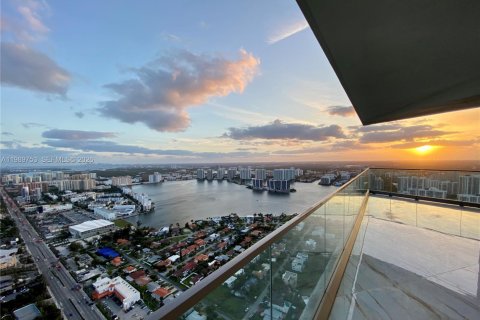 Copropriété à vendre à Sunny Isles Beach, Floride: 2 chambres, 119.94 m2 № 2051723 - photo 19