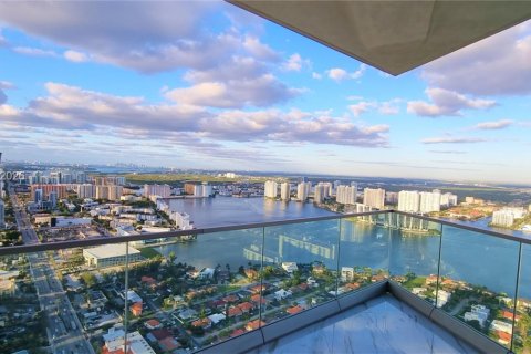 Copropriété à vendre à Sunny Isles Beach, Floride: 2 chambres, 119.94 m2 № 2051723 - photo 17