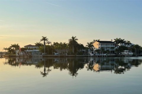 House in Redington Shores, Florida 2 bedrooms, 121.42 sq.m. № 1755383 - photo 8