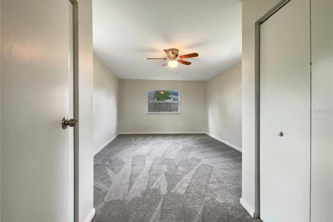 House in Saint Petersburg, Florida 3 bedrooms, 103.68 sq.m. № 1251357 - photo 19