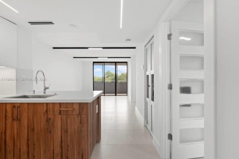 Condo in Miami, Florida, 2 bedrooms  № 2003587