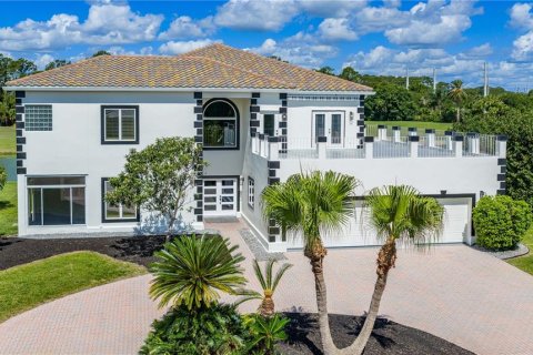 House in Ormond Beach, Florida 4 bedrooms, 406.82 sq.m. № 2224651