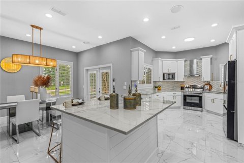 House in Ormond Beach, Florida 4 bedrooms, 406.82 sq.m. № 2224651 - photo 12