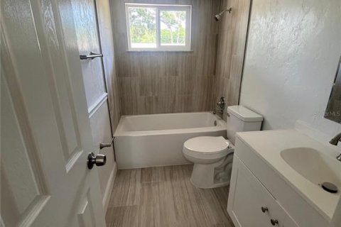 Villa ou maison à louer à South Daytona, Floride: 4 chambres, 137.87 m2 № 2388841 - photo 6
