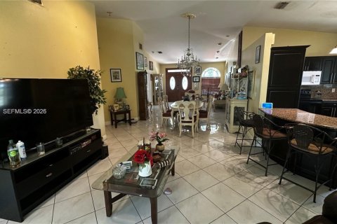 Купить виллу или дом в Уэст -Майами, Флорида 10 комнат, 171.31м2, № 1948959 - фото 23