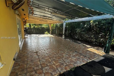 Купить виллу или дом в Уэст -Майами, Флорида 10 комнат, 171.31м2, № 1948959 - фото 30