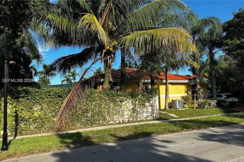 Купить виллу или дом в Уэст -Майами, Флорида 10 комнат, 171.31м2, № 1948959 - фото 26