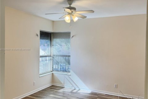 Condo in Coconut Creek, Florida, 2 bedrooms  № 1850641 - photo 21