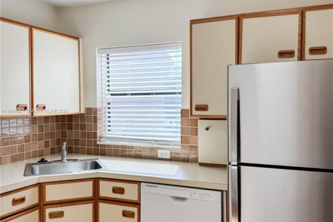 Condo in Coconut Creek, Florida, 2 bedrooms  № 1850641 - photo 5