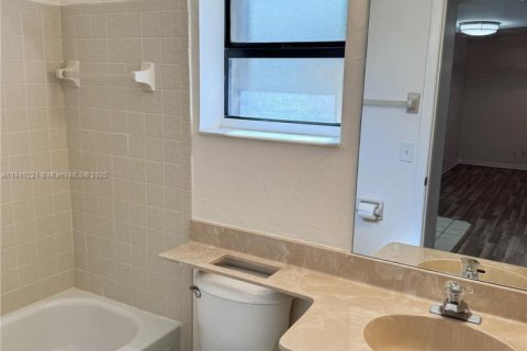 Condo in Coconut Creek, Florida, 2 bedrooms  № 1850641 - photo 22