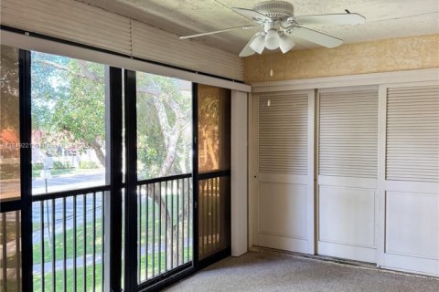 Condo in Coconut Creek, Florida, 2 bedrooms  № 1850641 - photo 10