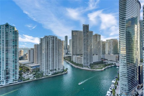 Condo in Miami, Florida, 1 bedroom  № 2053040 - photo 11
