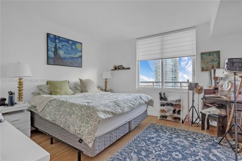 Condo in Miami, Florida, 1 bedroom  № 2053040 - photo 8